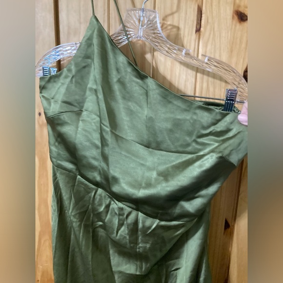 NWT - Billy J. size 16 (girls) satin, one-shoulder Kimbra midi dress - Picture 2 of 6